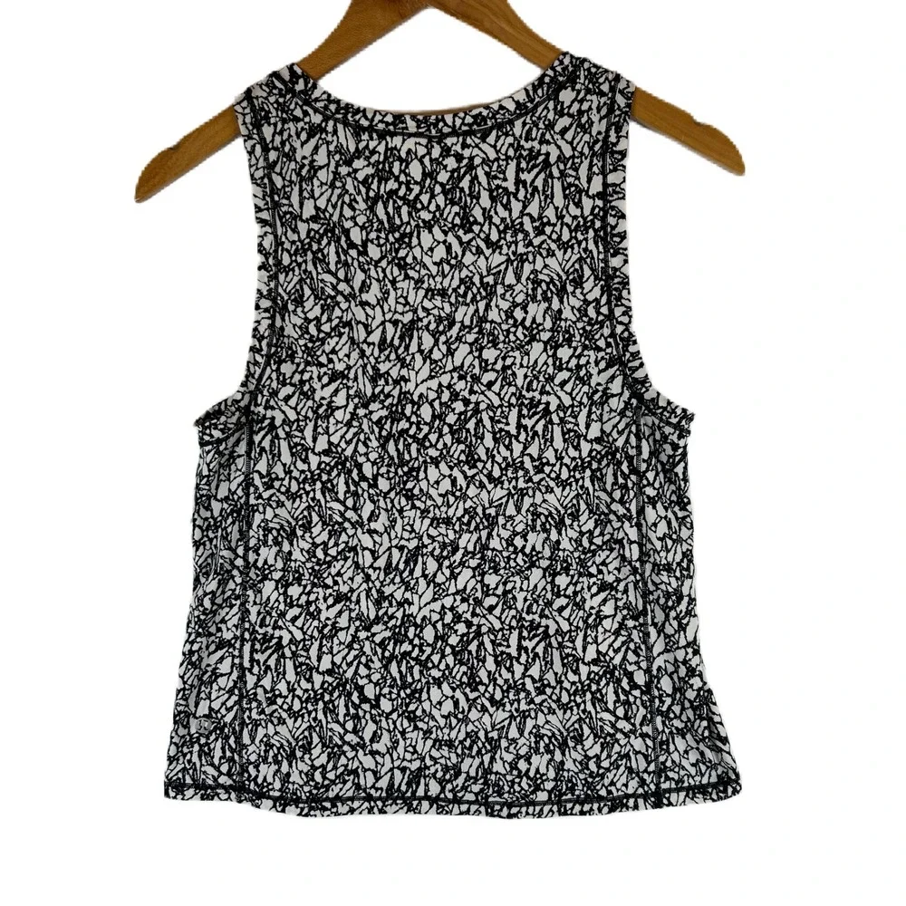 Lululemon Sole‎ Training Tank Top Women Size 2 Black White Abstract Print